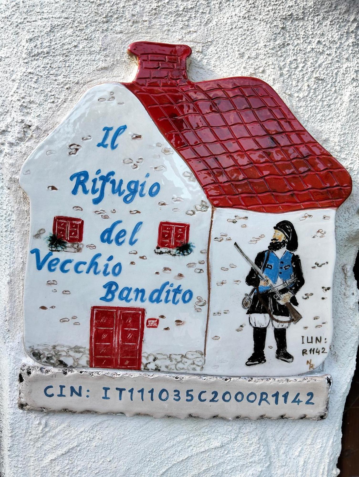 Il Rifugio Del Vecchio Bandito Iglesias Ngoại thất bức ảnh